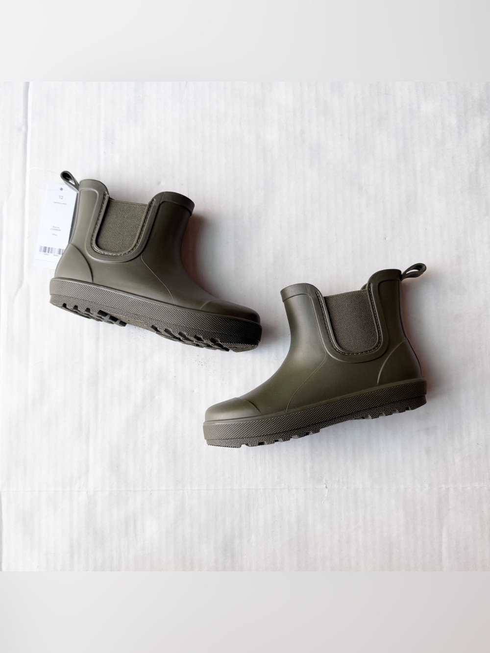 Pull-On Chelsea Rain Boots in Olive Green Size Kids US 10
NWT